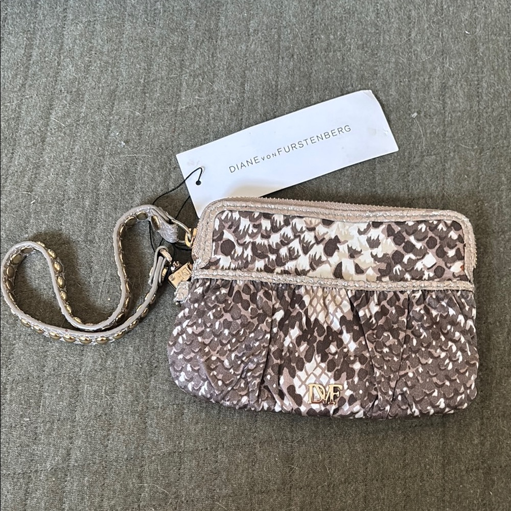Diane Von Furstenberg Patterned Wristlet